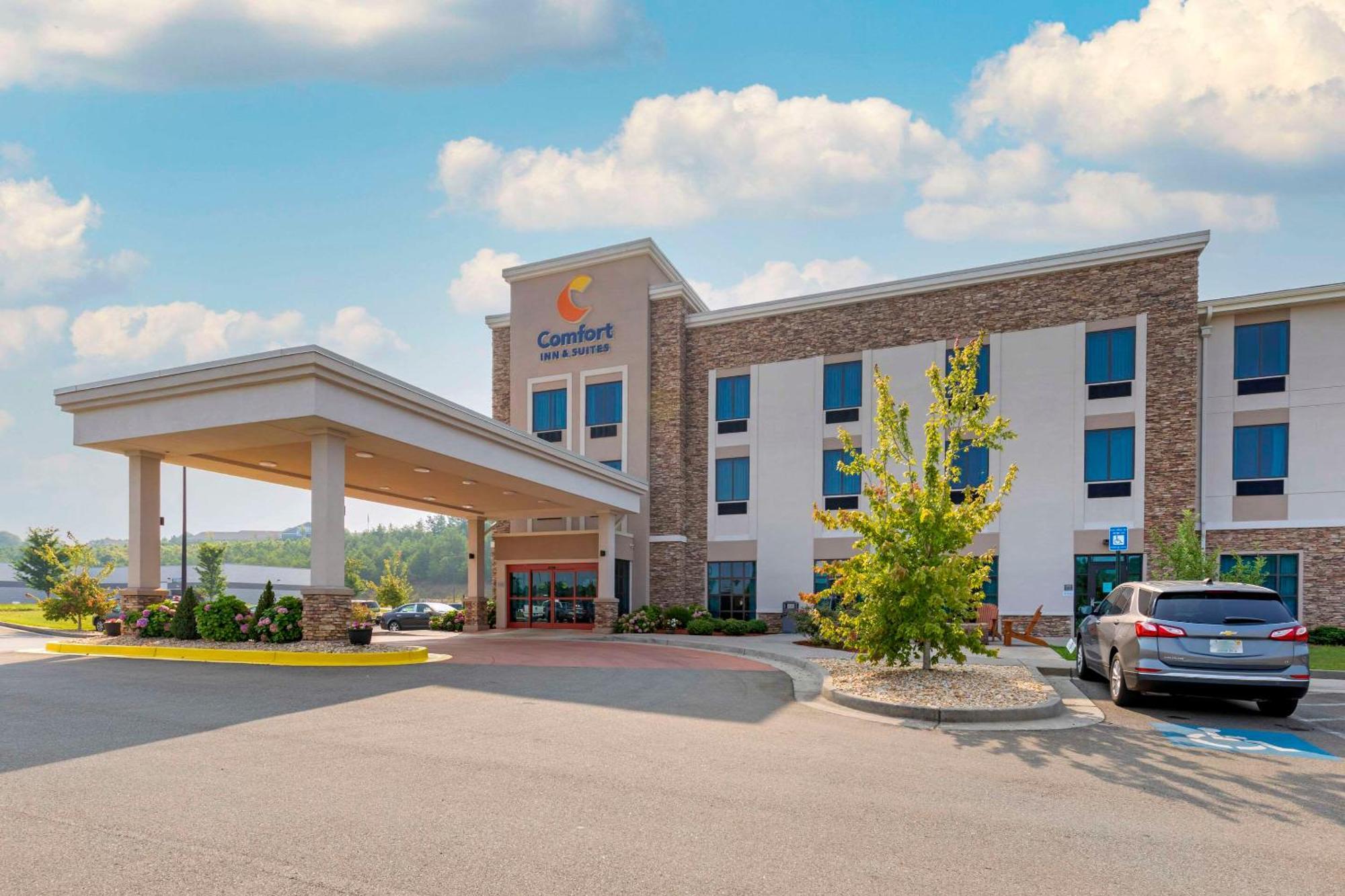 Comfort Inn & Suites East Ellijay Exterior photo